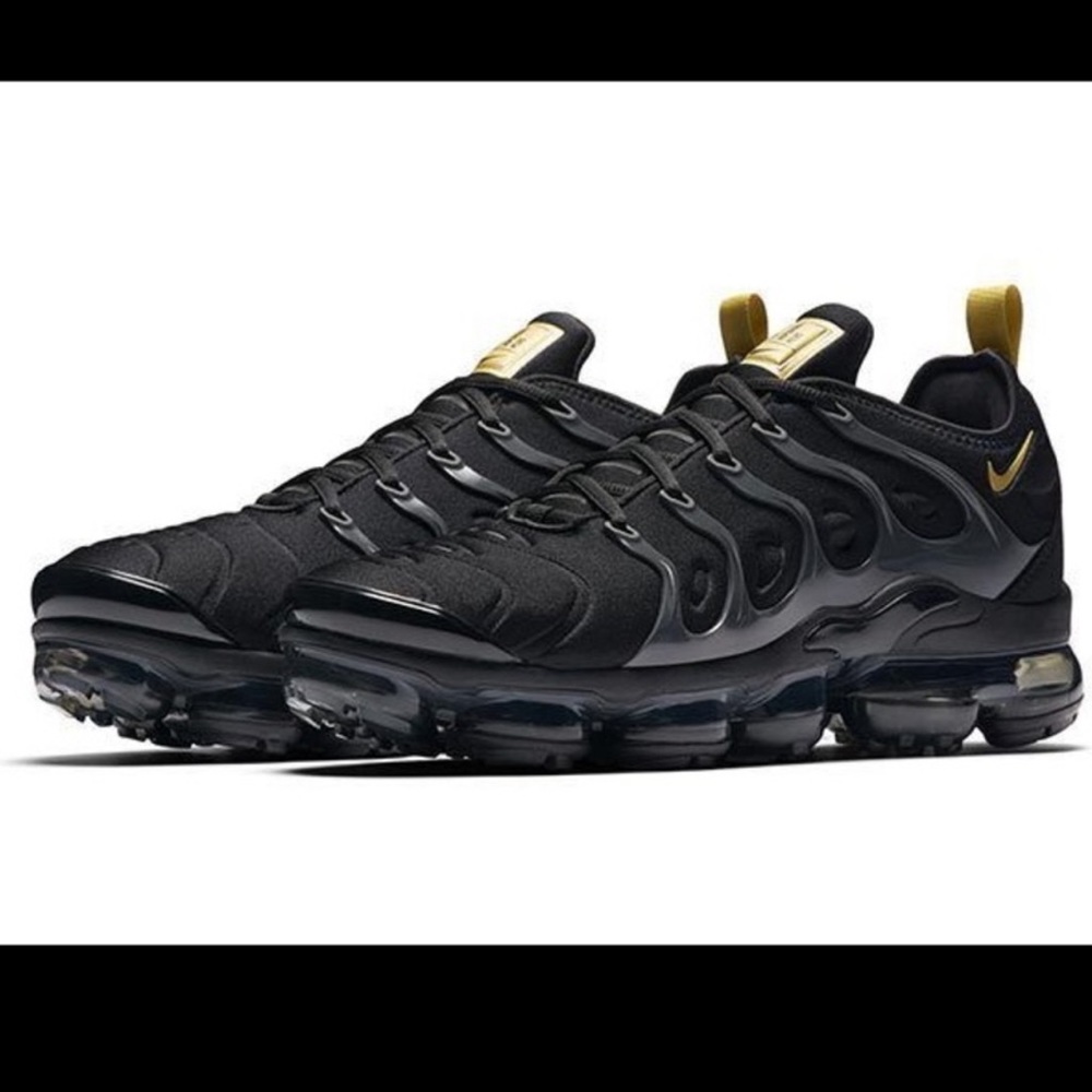 Nike Air Vapormax Plus Metallic Gold Black